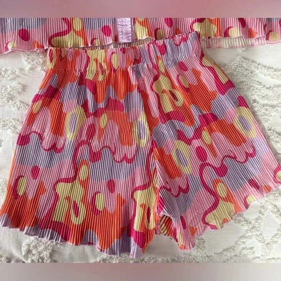 2 Piece Frill Lounge Set - Picture 8 of 10